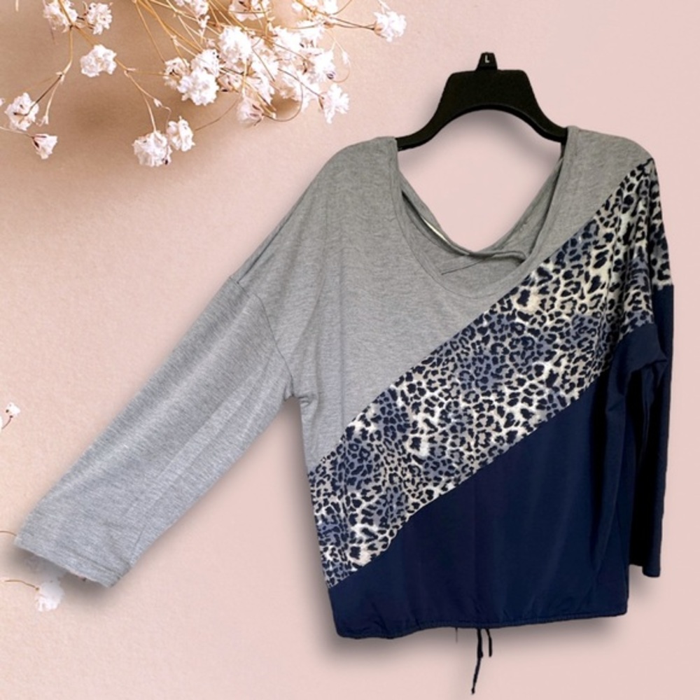 Absolutely Famous Blue &‎ Gray with Leopard Print Pullover Top Size XL - Picture 3 of 6